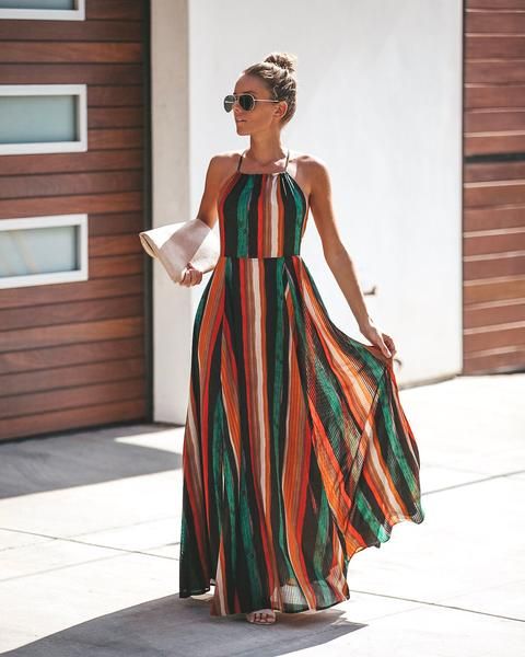 Maxi Dresses for Summer 2023: Fabrics, Styles & Outfit Ideas