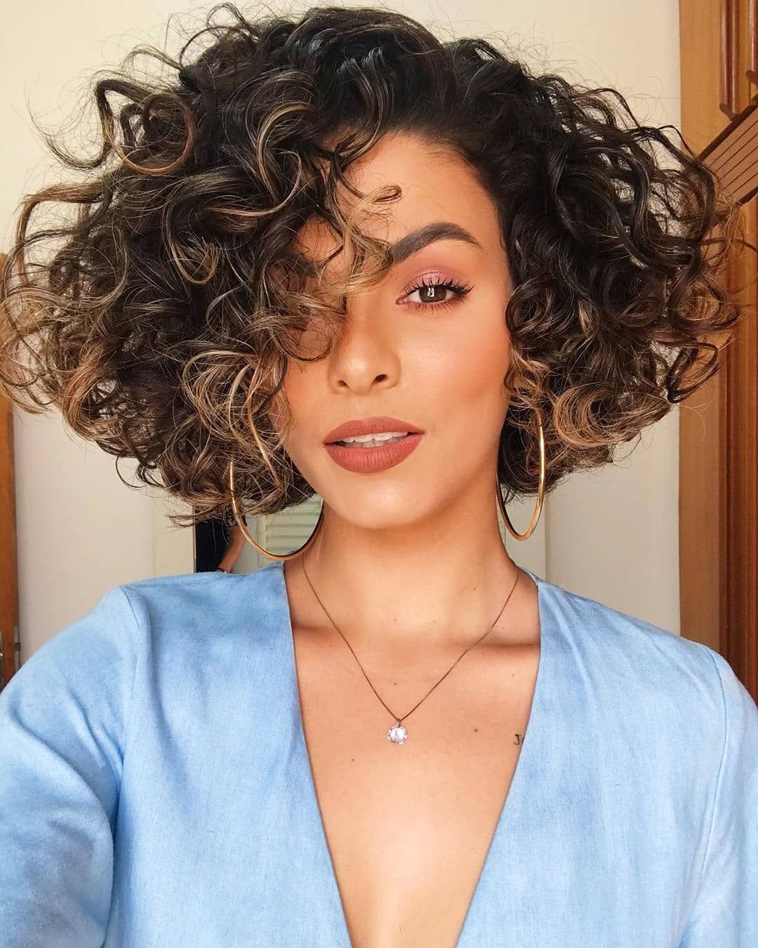 Summer 2023 Hair Trends: Short Curly Hairstyles for Women, From Beach Waves to Brunette Highlights