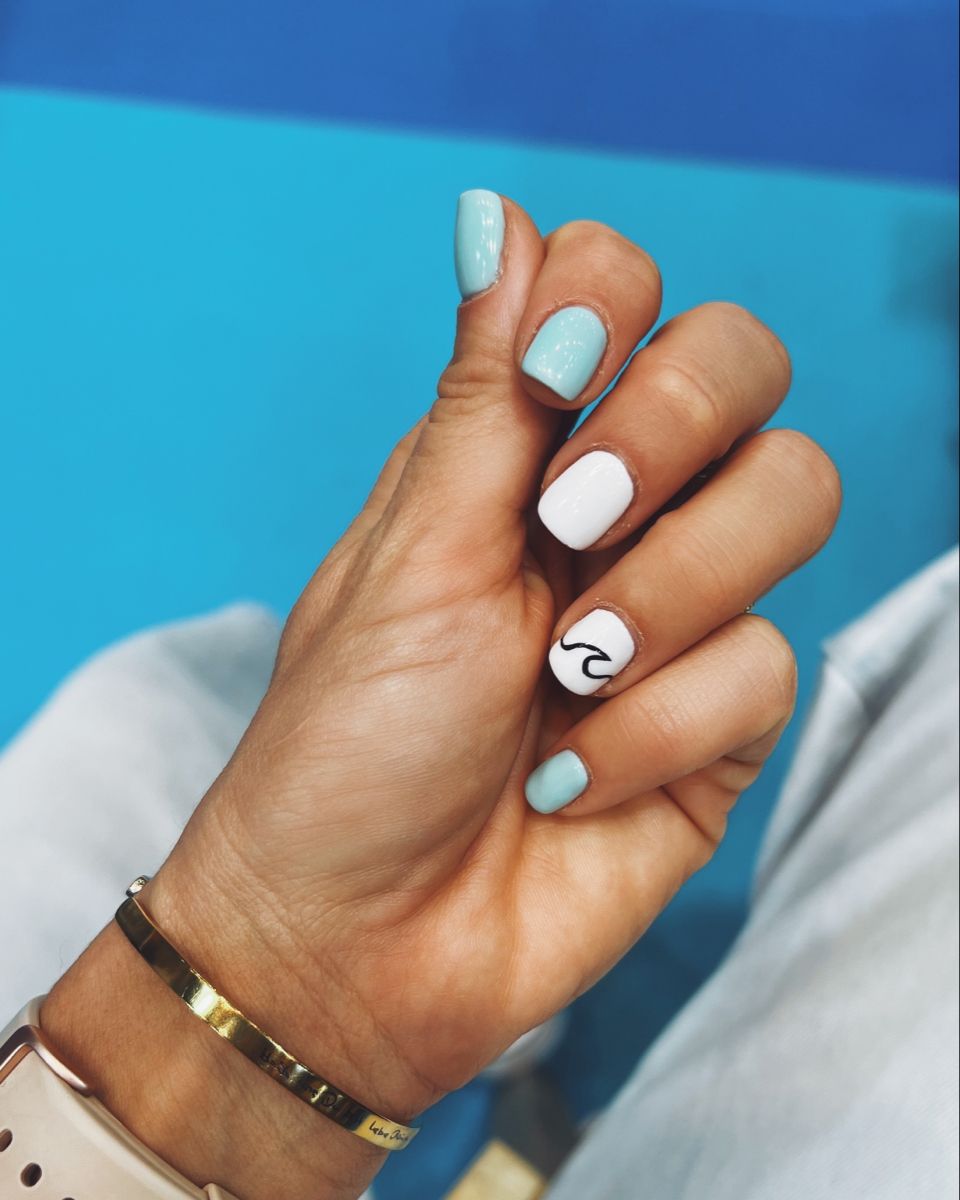 Trends Short Acrylic Summer Nails 2023: Beach Designs, Colors, and Inspiration for the Stylish Woman