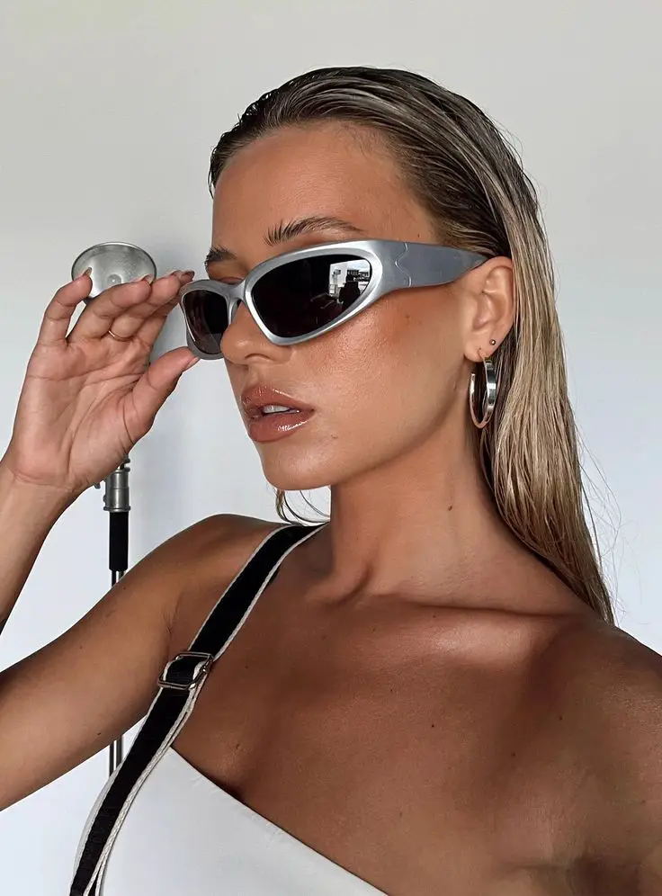Stay Cool and Stylish This Summer with the Latest Glasses Trends of 2023