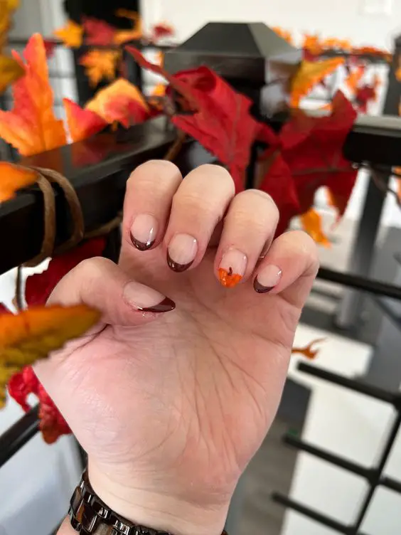 Fall Nails Round French 16 Ideas: Embrace Elegance and Warmth for the Season