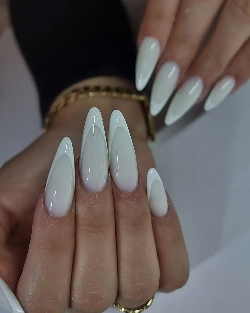 Pale Nails 18 Ideas: Embrace the Subtle Beauty