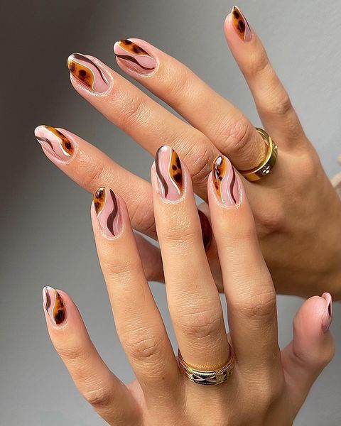 Round Nails Fall 2023 15 Ideas: Embracing the Season with Stylish Nail Trends