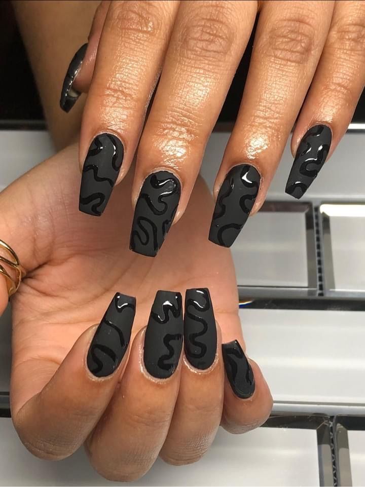 Medium Fall Nails 2023 16 Ideas: Embrace the Season with Style and Sophistication