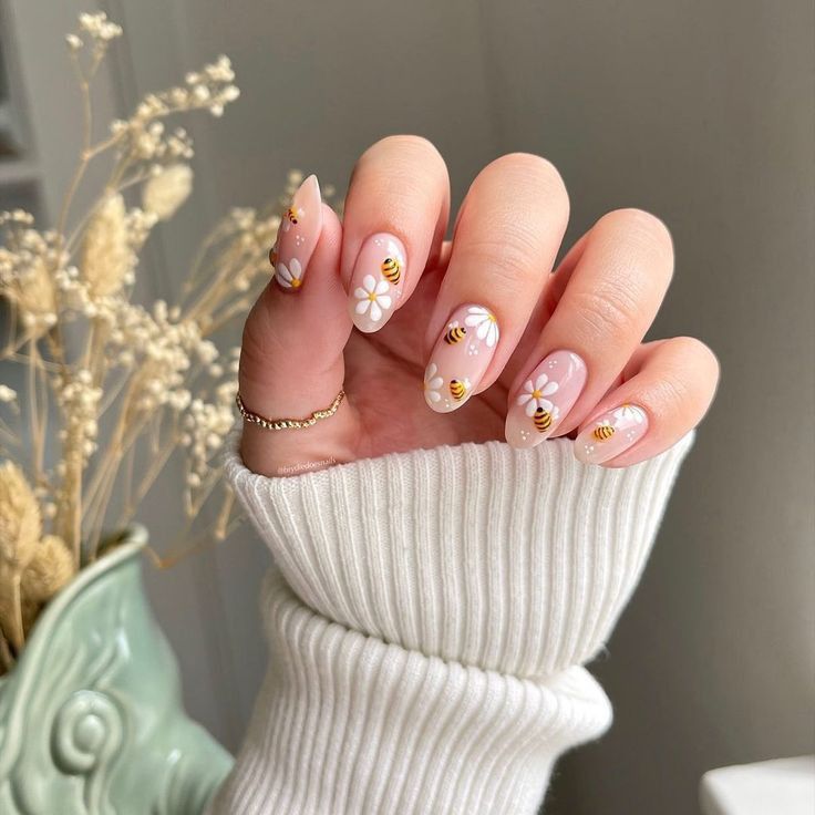 Round Nails Fall 2023 15 Ideas: Embracing the Season with Stylish Nail Trends