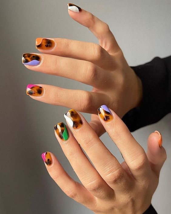 Autumn Inspiration: Cute and Simple Fall Nail Art Designs Featuring Leaves