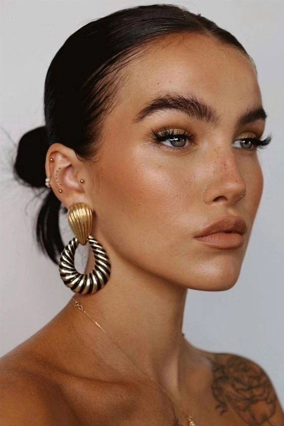 Nature-Inspired Beauty: Easy and Natural Fall Makeup Ideas for Green Eyes in 2023