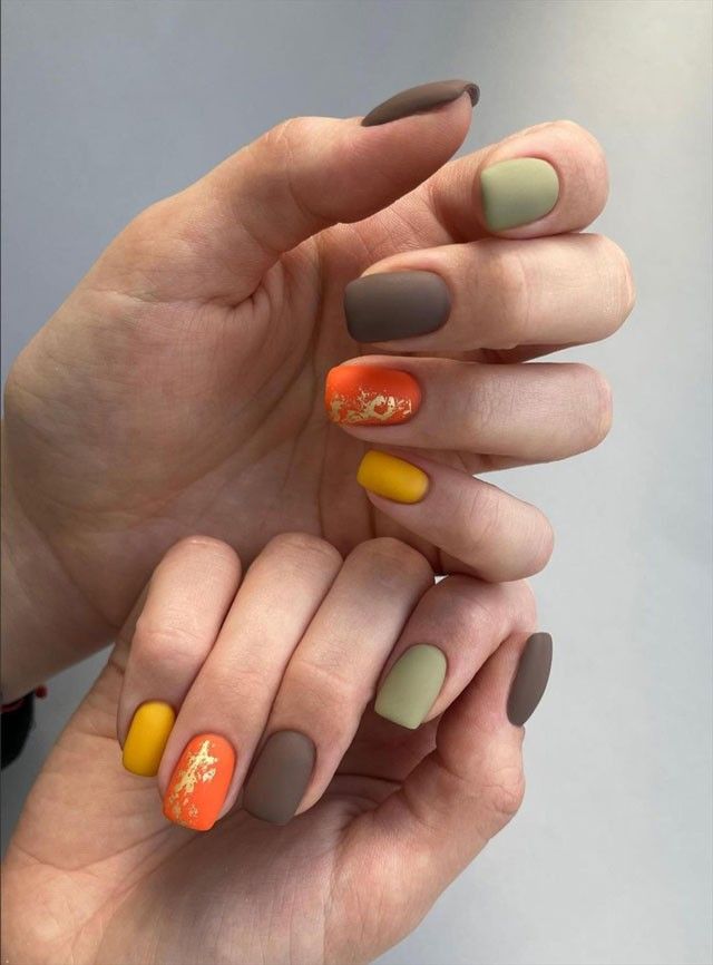 Autumn Inspiration: Cute and Simple Fall Nail Art Designs Featuring Leaves