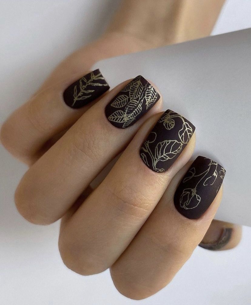 Medium Fall Nails 2023 16 Ideas: Embrace the Season with Style and Sophistication