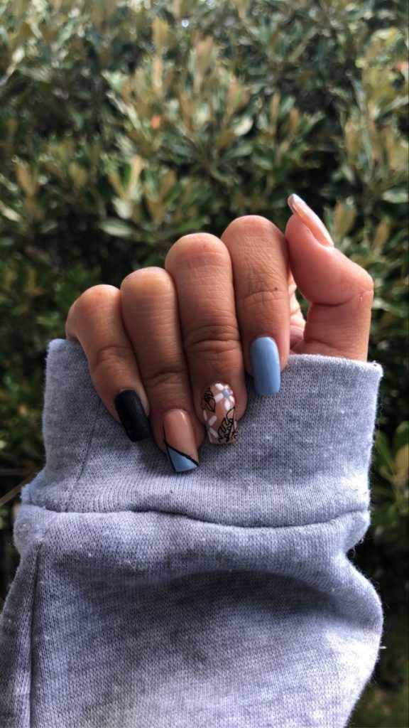 Uniquely Fresh Look with Light Blue Nail Art Ideas: The Perfect Shade for Dark Skin Tones