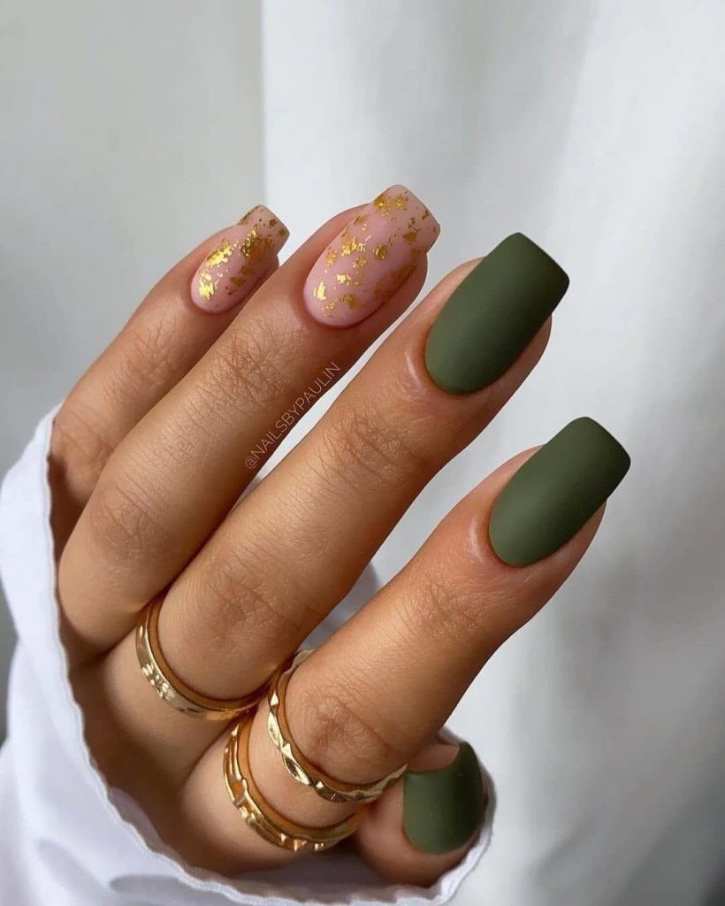 Medium Fall Nails 2023 16 Ideas: Embrace the Season with Style and Sophistication