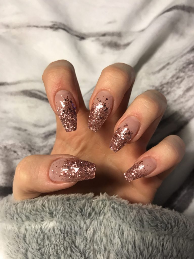 Nails with Glitter 17 Ideas: Adding Sparkle to Your Nail Designs