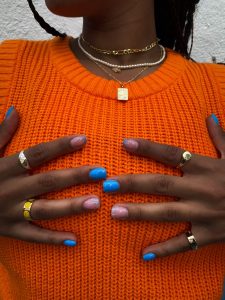 Modern Allure: Short Nails Dark Skin with Chic Simple Nail Designs