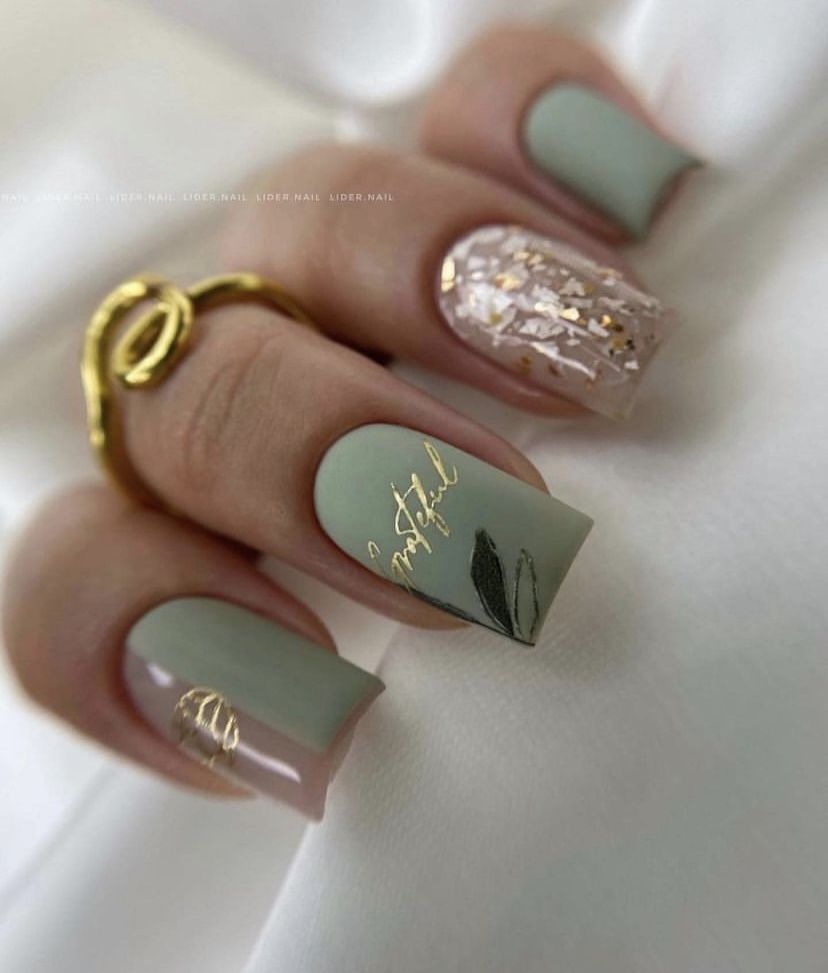 Medium Fall Nails 2023 16 Ideas: Embrace the Season with Style and Sophistication