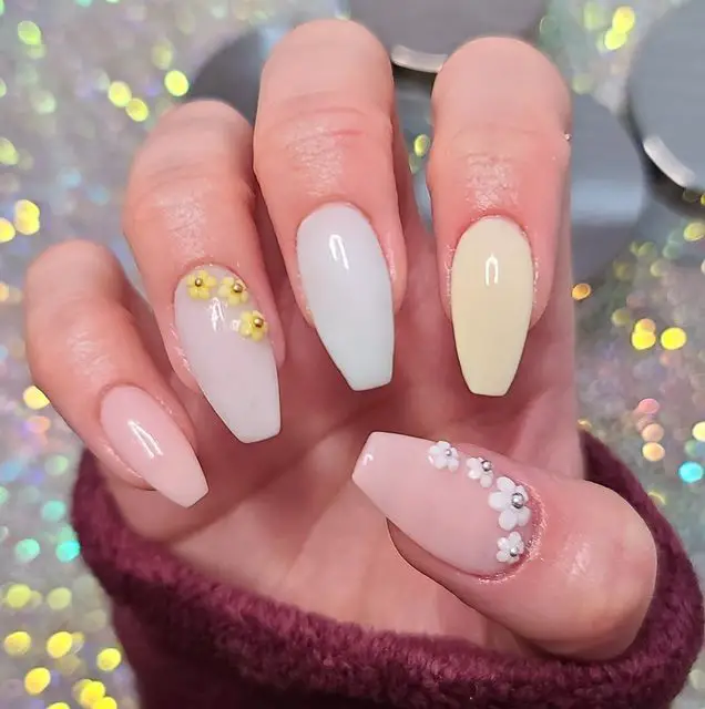 Dusty Nails 15 Ideas: Adding a Vintage Touch to Your Nail Art