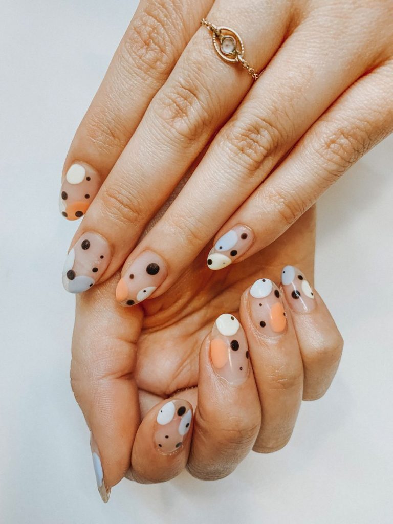 Jednoduchý design nehtů 22 nápadů: Vyjádřete se pomocí kreativního nail artu