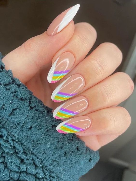 Neon Nails 22 nápadů: Elektrifikujte svůj vzhled oslnivým nail artem