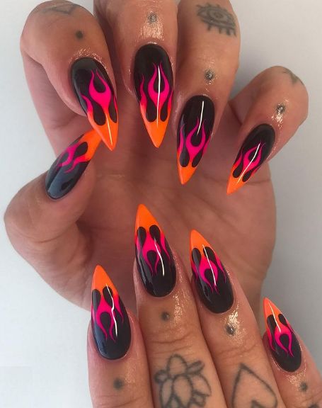 Neon Nails 22 nápadů: Elektrifikujte svůj vzhled oslnivým nail artem