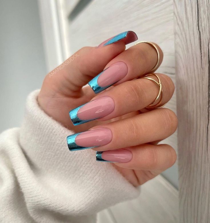 Blue Nails Acrylic 15 nápadů: Přijetí elegance a všestrannosti