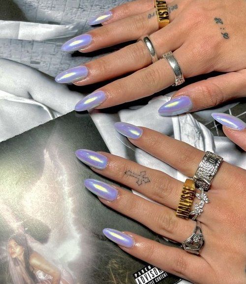 Almond Nails Chrome 21 Ideas: Přidání lesku a lesku do hry na nehty