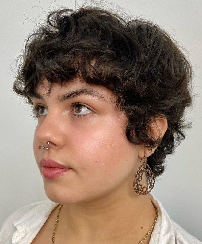 Haircuts for Plus-Size Curly Hair 16 Ideas: Embrace Your Curls with Confidence