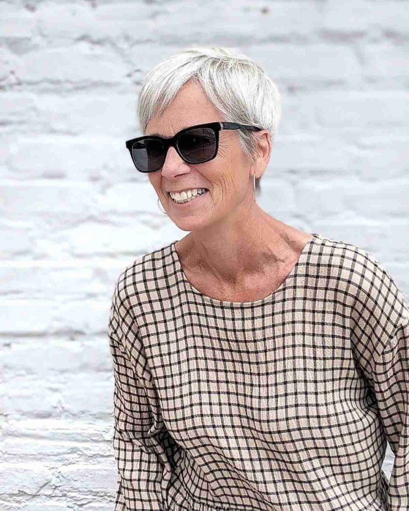 50 Plus Hairstyle 16 Ideas: Embrace Your Gorgeous Gray