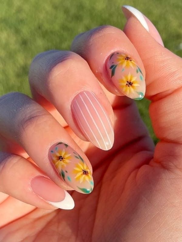 Flower Nail Art 16 Ideas: Blooming Trends for Creative Nail Enthusiasts