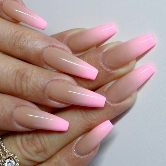 Ombre Coffin Nails 18 nápadů: Stylový a trendy trend nehtů