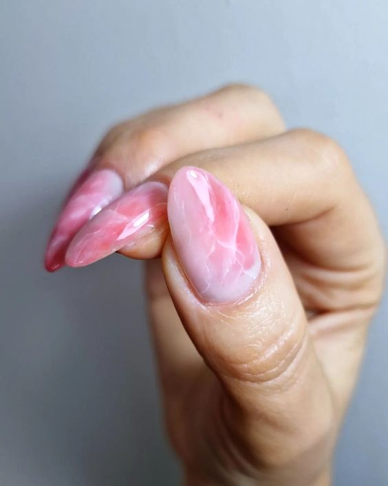 Medium Nails Acrylic 18 nápadů: Pozvedněte svou hru na nehty s těmito úžasnými vzory