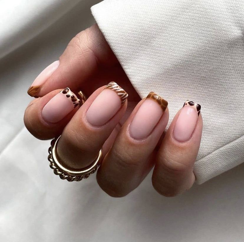 Short Nails Acrylic 16 Ideas: Embrace Elegance with Stylish and Chic Nail Designs