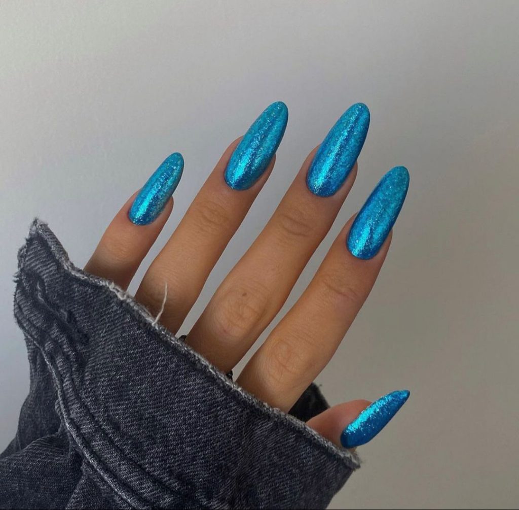 Blue Nails Acrylic 15 nápadů: Přijetí elegance a všestrannosti