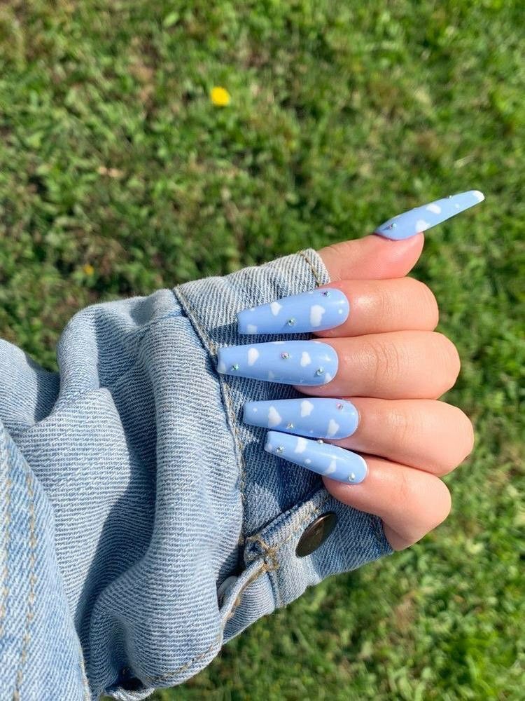 Blue and White Nails 18 Ideas: Embrace Elegance with Stunning Nail Designs