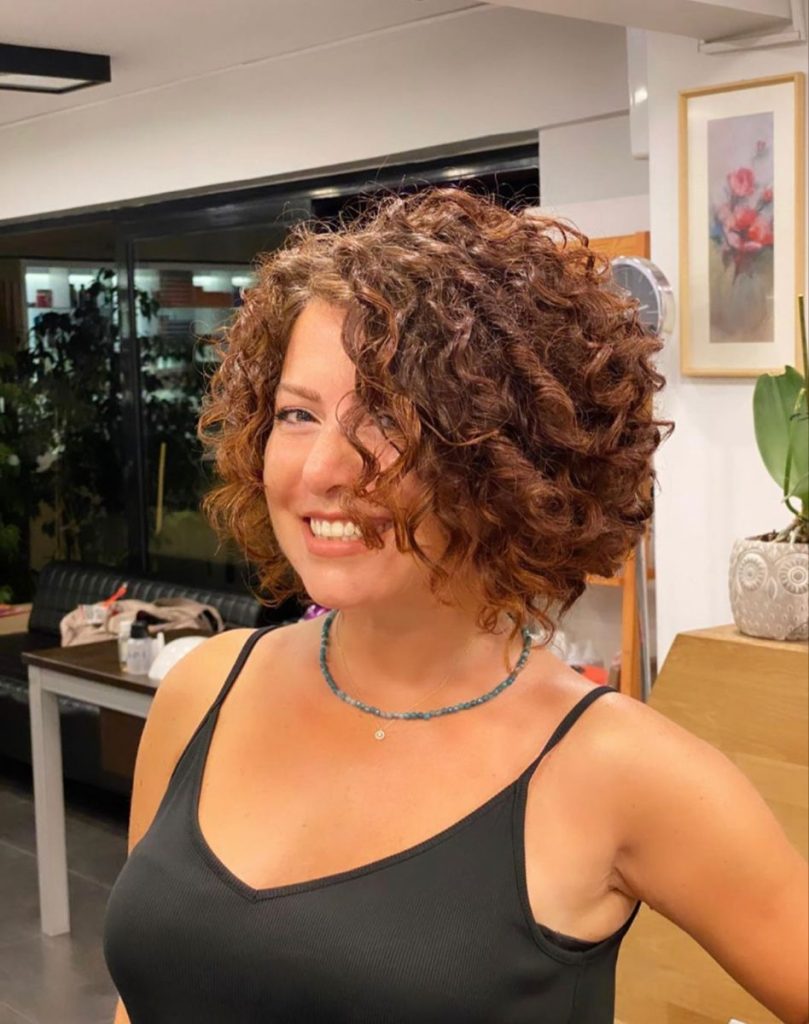 Curly Hairstyles for Women Over 40 18 Ideas: Embrace Your Natural Elegance