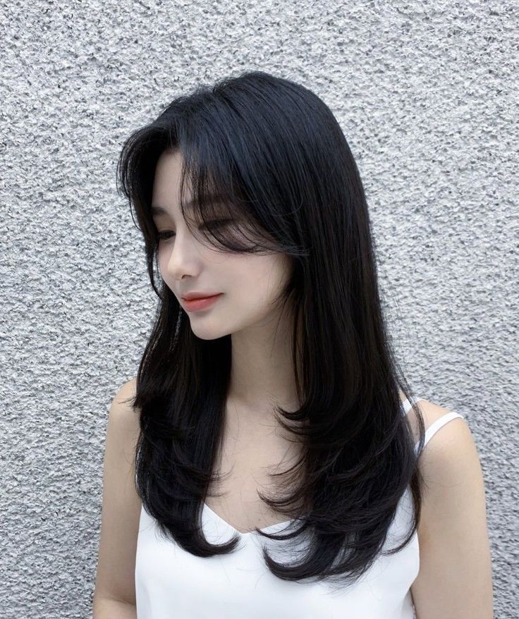 Korean Haircut 18 Ideas for Women with Bangs: Elevate Your Style Game