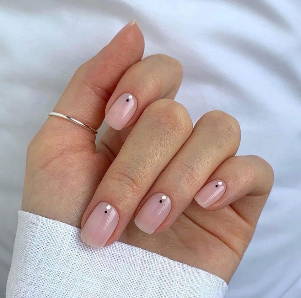 Short Gel Nails 20 Ideas: Embrace Elegance and Convenience