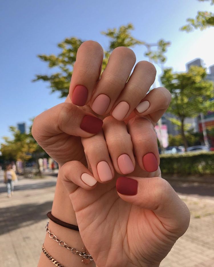 Návrhy nehtů Minimálně 20 nápadů: Přijměte jednoduchost s úžasným nail artem