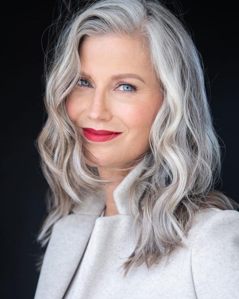 Hairstyles for Women Over 40 21 Ideas: Embrace Your Timeless Elegance