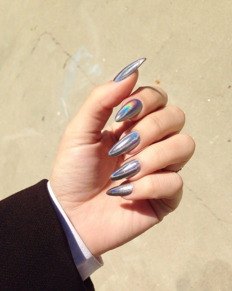 Almond Nails Chrome 21 Ideas: Přidání lesku a lesku do hry na nehty