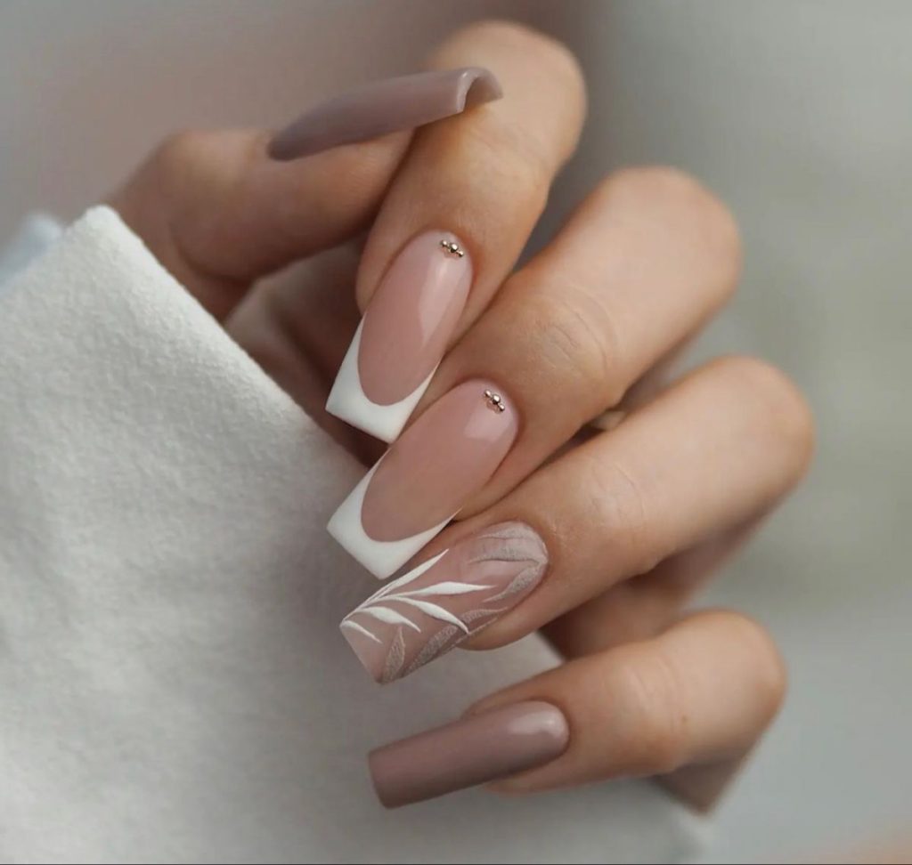 Nails Frances 24 nápadů: Zkoumání kreativních konceptů nail art