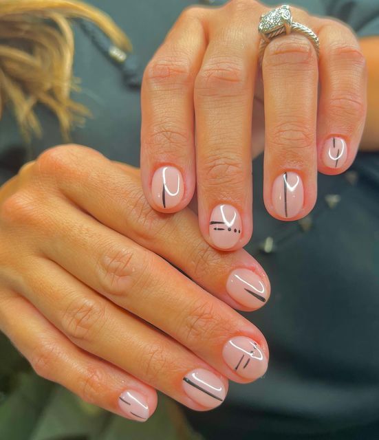 Návrhy nehtů Minimálně 20 nápadů: Přijměte jednoduchost s úžasným nail artem