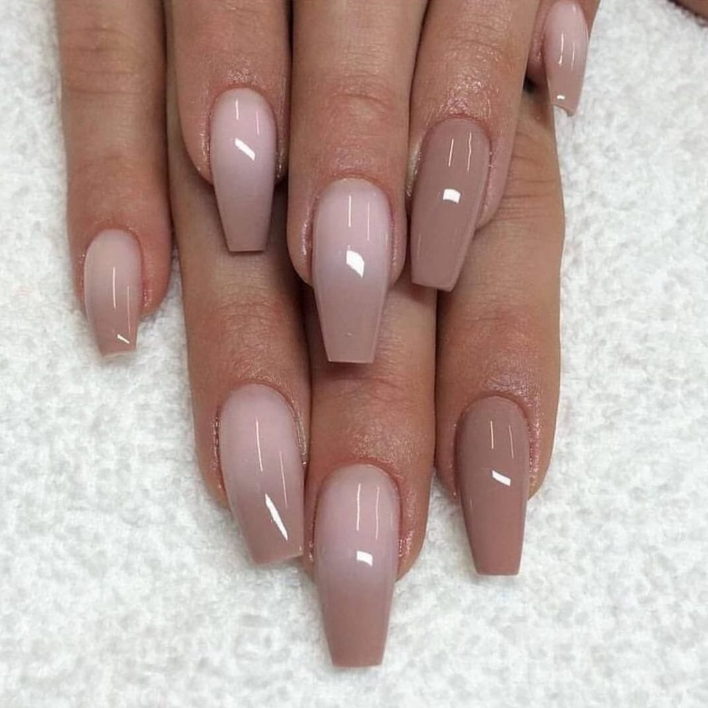 Ombre Coffin Nails 18 nápadů: Stylový a trendy trend nehtů