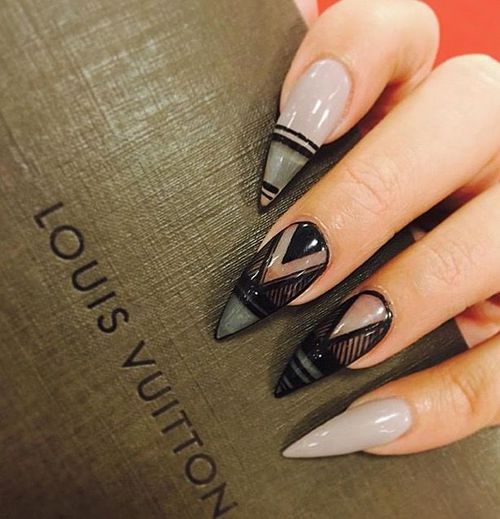 Black Nails Acrylic 20 nápadů: Přijměte odvážný a elegantní vzhled