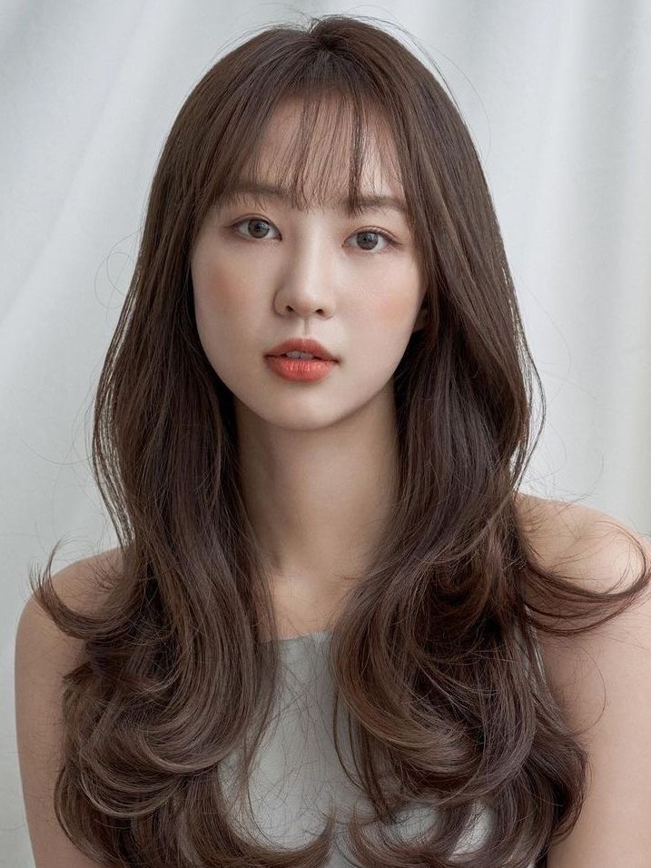 Korean Haircut 18 Ideas for Women with Bangs: Elevate Your Style Game