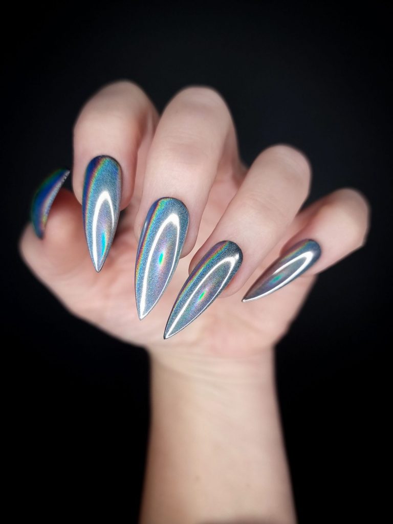 Almond Nails Chrome 21 Ideas: Přidání lesku a lesku do hry na nehty