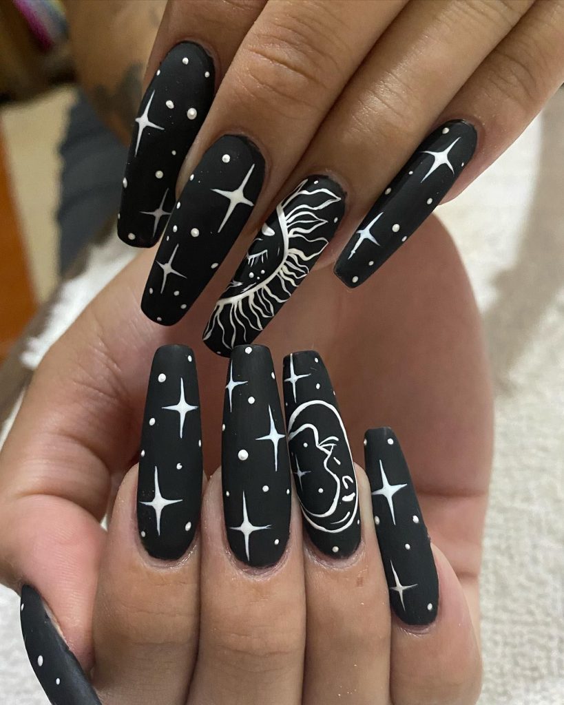 Black Nails Acrylic 20 nápadů: Přijměte odvážný a elegantní vzhled