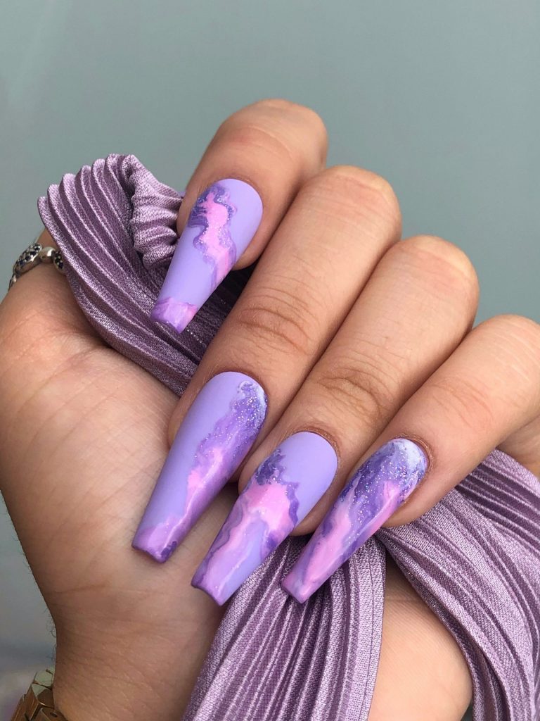 Purple Nails Acrylic 20 nápadů: Vylepšete svůj vzhled úžasnými odstíny