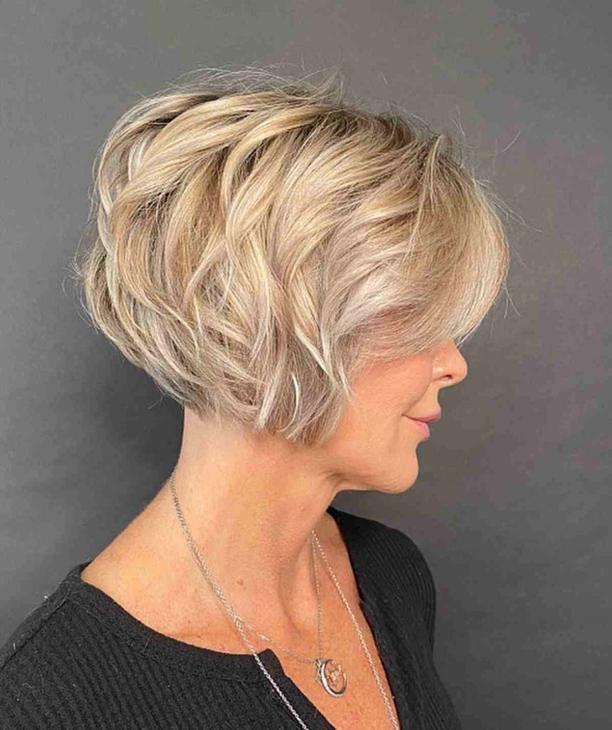 Short Hairstyles for Women Over 40 18 Ideas: Embrace the Chic and Timeless Look
