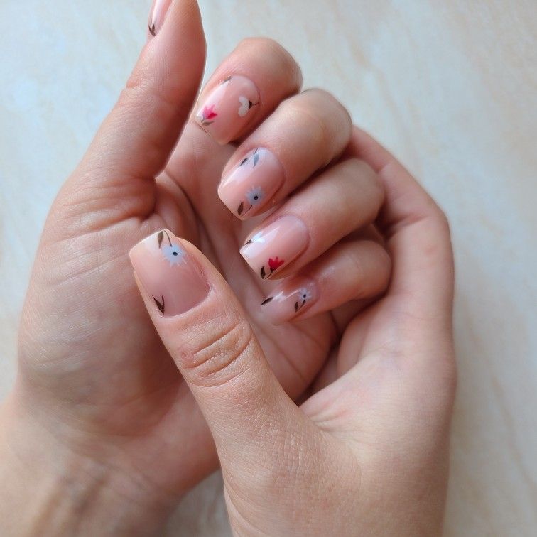 Flower Nail Art 16 Ideas: Blooming Trends for Creative Nail Enthusiasts