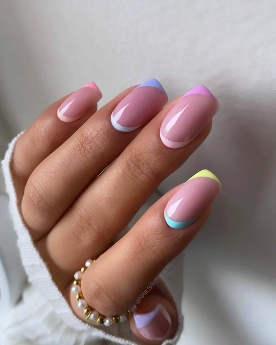 Short Nails Acrylic 16 Ideas: Embrace Elegance with Stylish and Chic Nail Designs