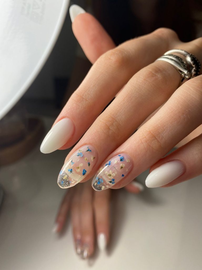 Flower Nail Art 16 Ideas: Blooming Trends for Creative Nail Enthusiasts